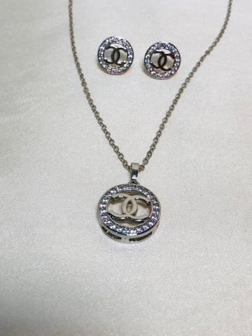 Beautiful & Elegant Necklace Set – Timeless Sophistication