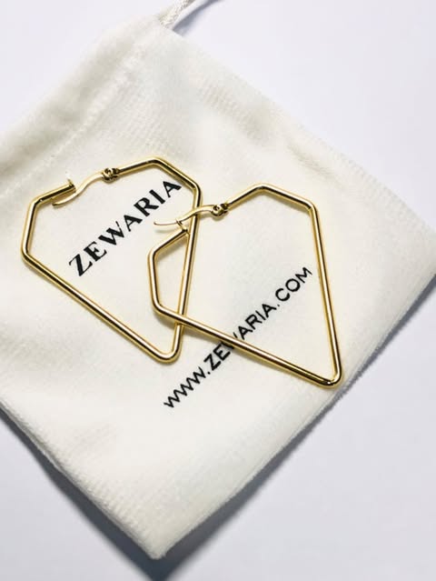 Stylish Diaomand Shape Earrings