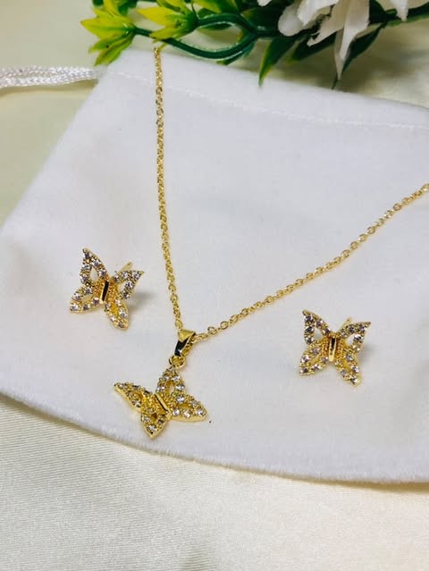 Beautiful butterfly Necklace Set – Elegant Brilliance
